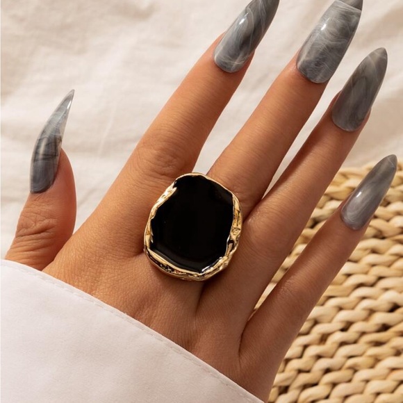 Jewelry - Midnight Muse Oversized Statement Ring NEW 🏷️